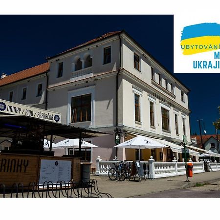 Grandhotel Sluchatko - Ex Zamecky Hotel Vranov nad Dyjí Exterior foto